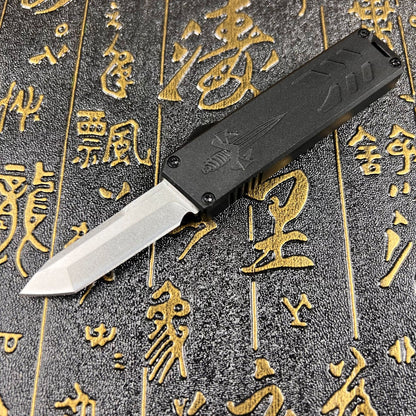 Small straight knife